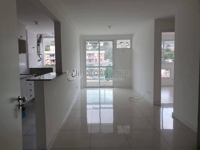 #235 - Apartamento para Venda em Rio de Janeiro - RJ
