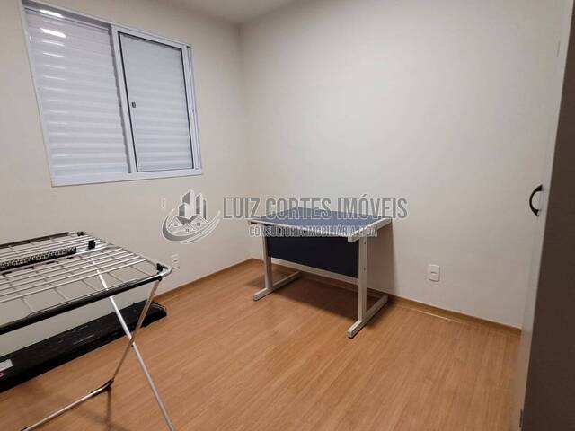 Apartamento para Venda em Uberlândia - 5