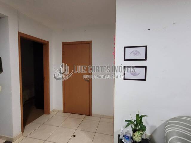 Apartamento para Venda em Uberlândia - 2