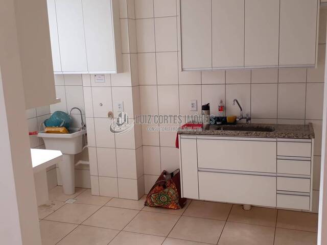 Apartamento para Venda em Uberlândia - 4