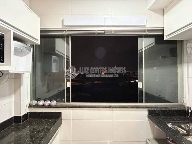 Apartamento para Venda em Uberlândia - 5