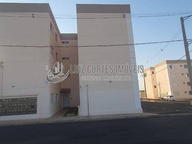 Apartamento para Venda em Uberlândia - 4