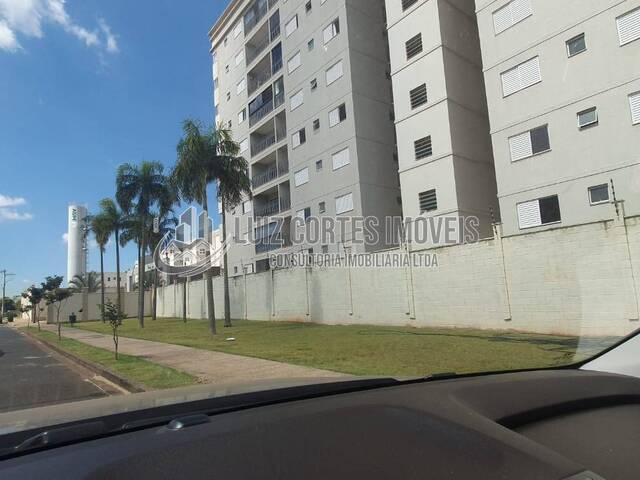 Apartamento para Venda em Uberlândia - 4