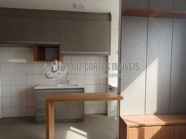 Apartamento para Venda em Uberlândia - 4