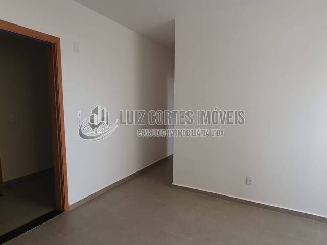 Apartamento para Venda em Uberlândia - 4