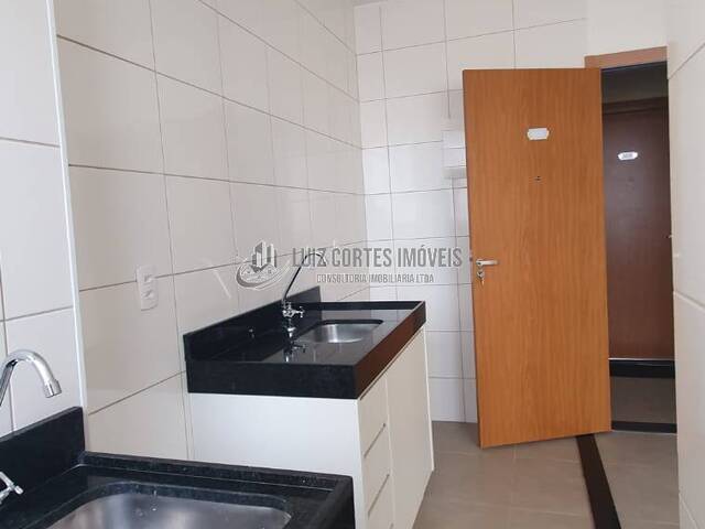 Apartamento para Venda em Uberlândia - 5
