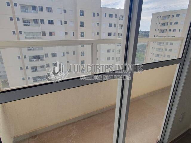 Apartamento para Venda em Uberlândia - 3