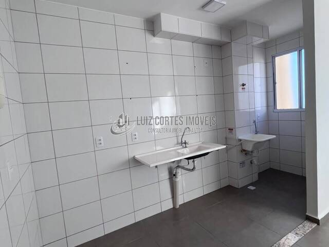 Apartamento para Venda em Uberlândia - 5