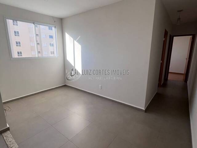 Apartamento para Venda em Uberlândia - 4