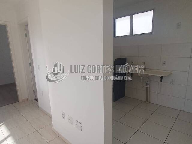Apartamento para Venda em Uberlândia - 5