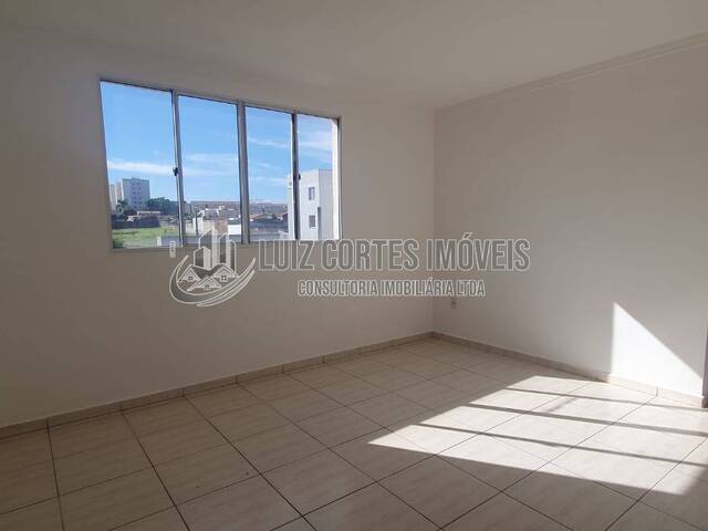 Apartamento para Venda em Uberlândia - 4