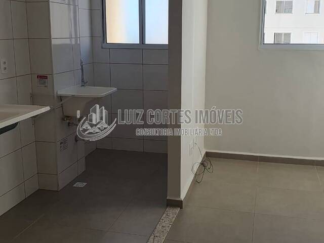 Apartamento para Venda em Uberlândia - 4