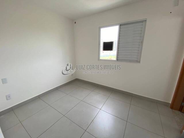 Apartamento para Venda em Uberlândia - 4