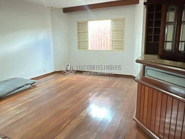 Casa para Venda em Uberlândia - 3