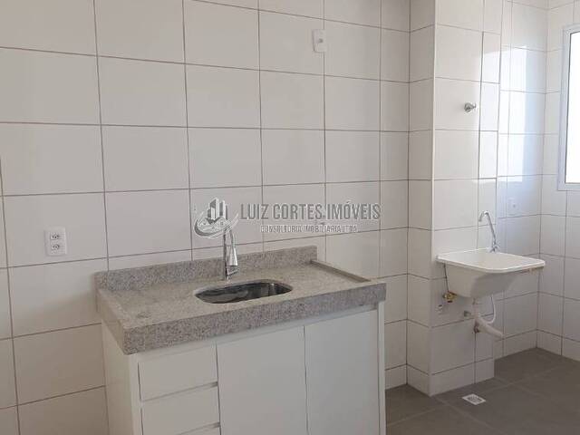 Apartamento para Venda em Uberlândia - 4