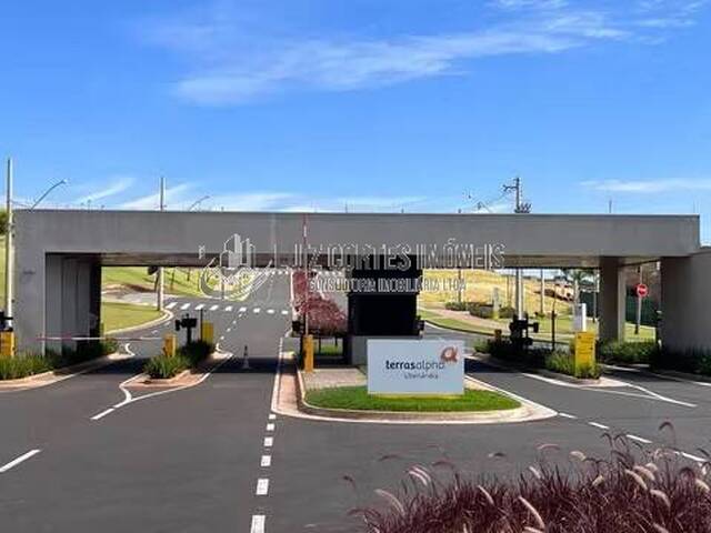 #774 - Lote para Venda em Uberlândia - MG - 3