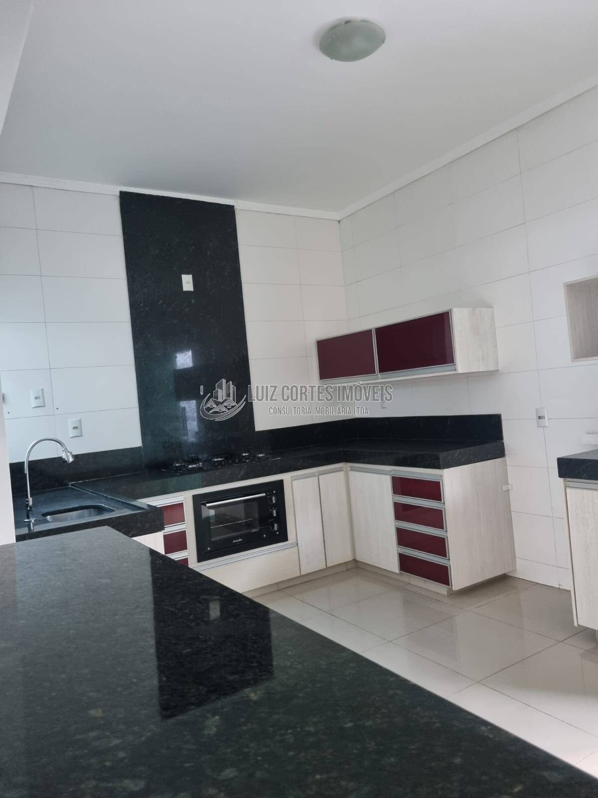 Casa, 3 quartos, 250 m² - Foto 1